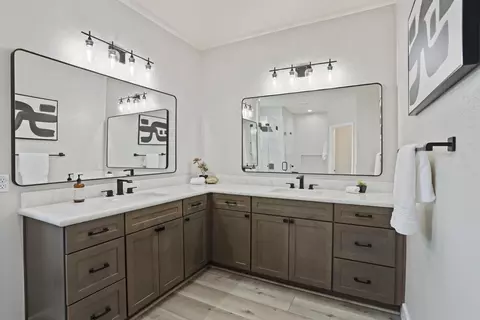 Bath - 322 Kelley Mist Ct, Tracy, CA 95377 photo 4 of 8