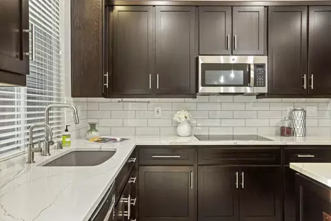 Kitchen - 322 Kelley Mist Ct, Tracy, CA 95377 photo 8 of 8