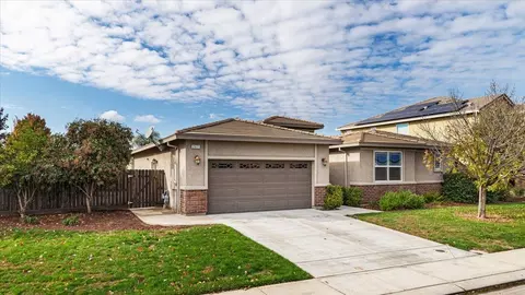 2377 Beardsley Ave, Manteca, CA 95337 photo 2