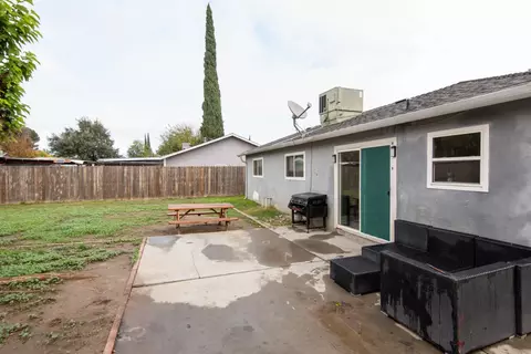 Exterior - 505 Thames Ct, Modesto, CA 95354 photo 6 of 8