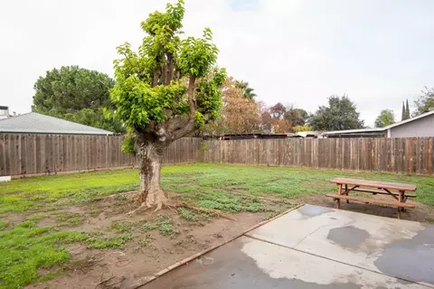 Exterior - 505 Thames Ct, Modesto, CA 95354 photo 7 of 8