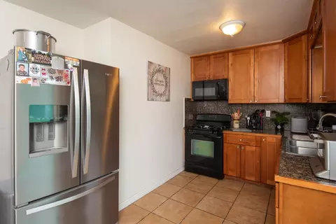 Kitchen - 505 Thames Ct, Modesto, CA 95354 photo 2 of 4