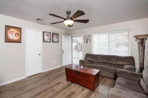 Living - 505 Thames Ct, Modesto, CA 95354 photo 1 of 1