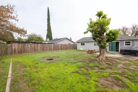 Exterior - 505 Thames Ct, Modesto, CA 95354 photo 4 of 8