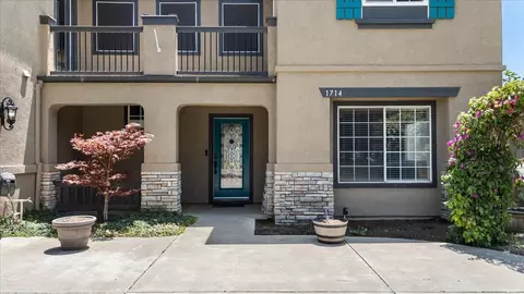 Exterior - 1714 Melissa Dr, Ripon, CA 95366 photo 6 of 33