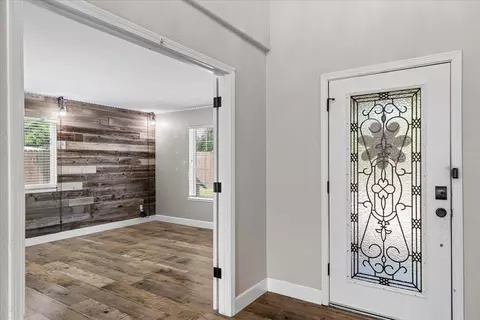 Entry Way - 1714 Melissa Dr, Ripon, CA 95366 photo 3 of 10