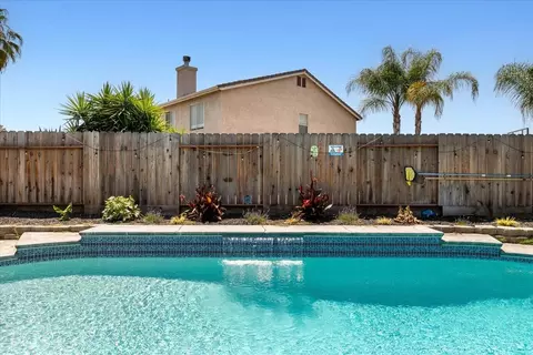 Exterior - 1714 Melissa Dr, Ripon, CA 95366 photo 27 of 33