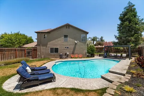Exterior - 1714 Melissa Dr, Ripon, CA 95366 photo 31 of 33