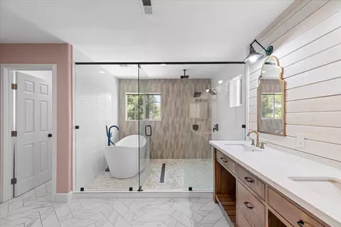 Bath - 1714 Melissa Dr, Ripon, CA 95366 photo 2 of 9
