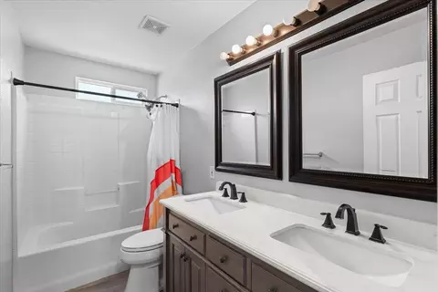 Bath - 1714 Melissa Dr, Ripon, CA 95366 photo 9 of 9