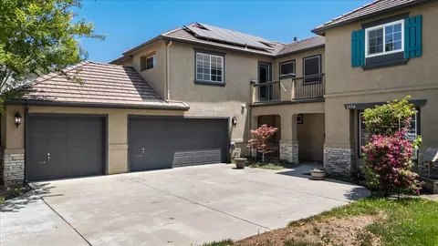 Exterior - 1714 Melissa Dr, Ripon, CA 95366 photo 5 of 33