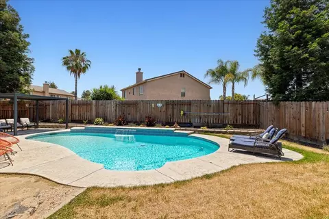Exterior - 1714 Melissa Dr, Ripon, CA 95366 photo 29 of 33