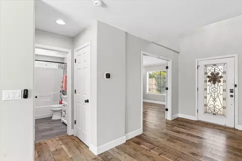 Entry Way - 1714 Melissa Dr, Ripon, CA 95366 photo 5 of 10