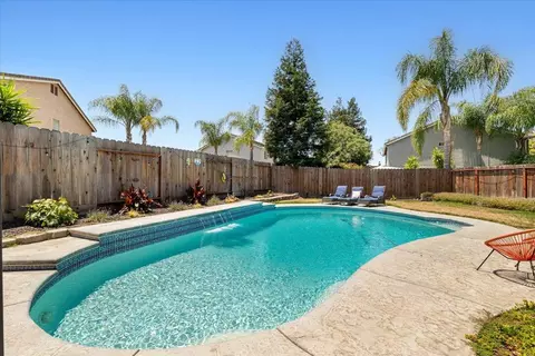 Exterior - 1714 Melissa Dr, Ripon, CA 95366 photo 26 of 33