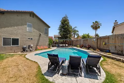 Exterior - 1714 Melissa Dr, Ripon, CA 95366 photo 30 of 33