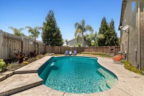 Exterior - 1714 Melissa Dr, Ripon, CA 95366 photo 25 of 33