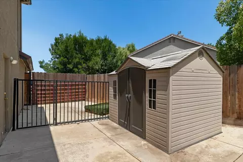Exterior - 1714 Melissa Dr, Ripon, CA 95366 photo 14 of 33
