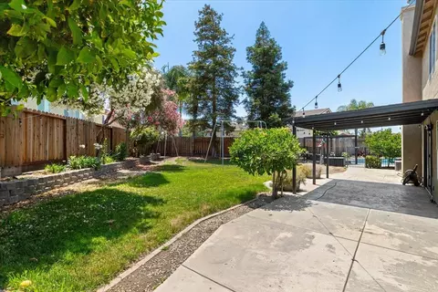 Exterior - 1714 Melissa Dr, Ripon, CA 95366 photo 19 of 33