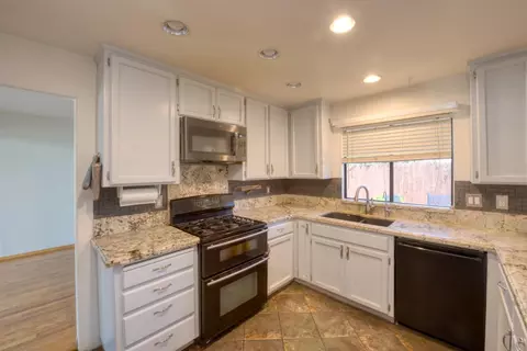 548 Hansen Ct, Patterson, CA 95363 photo 8