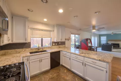 548 Hansen Ct, Patterson, CA 95363 photo 9
