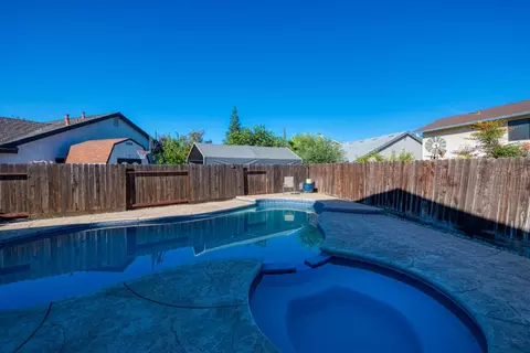 548 Hansen Ct, Patterson, CA 95363 photo 3