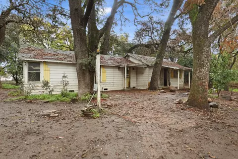Exterior - 1012 Leaf Ave, Stockton, CA 95207 photo 5 of 16