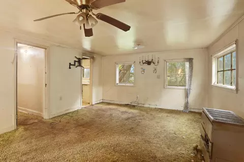 Living - 1012 Leaf Ave, Stockton, CA 95207 photo 2 of 4
