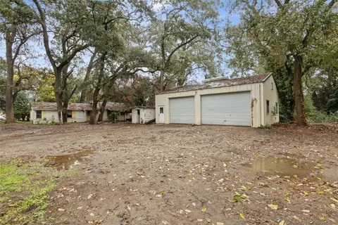Exterior - 1012 Leaf Ave, Stockton, CA 95207 photo 8 of 16