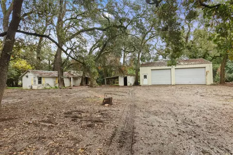 Exterior - 1012 Leaf Ave, Stockton, CA 95207 photo 3 of 16