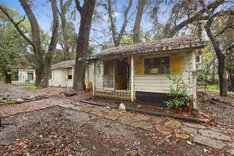 Exterior - 1012 Leaf Ave, Stockton, CA 95207 photo 4 of 16