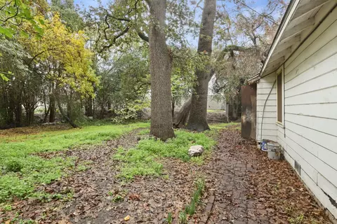 Exterior - 1012 Leaf Ave, Stockton, CA 95207 photo 12 of 16