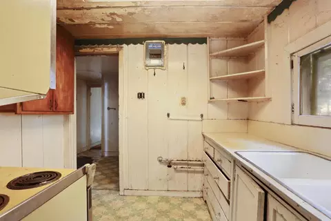 Kitchen - 1012 Leaf Ave, Stockton, CA 95207 photo 1 of 3