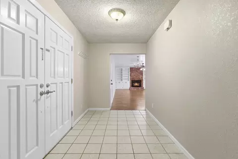 Entry Way - 1416 Buttonwillow Dr, Modesto, CA 95355 photo 1 of 3