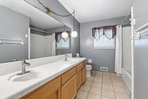 Bath - 1416 Buttonwillow Dr, Modesto, CA 95355 photo 1 of 4
