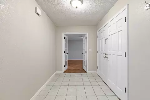 Entry Way - 1416 Buttonwillow Dr, Modesto, CA 95355 photo 2 of 3