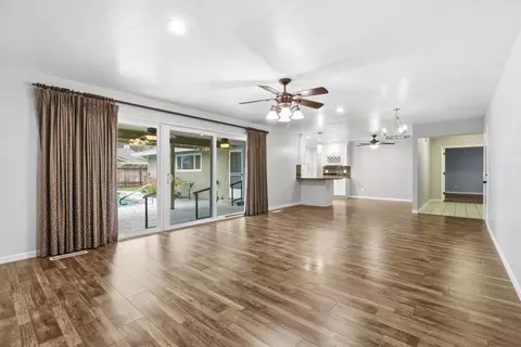 Living - 1416 Buttonwillow Dr, Modesto, CA 95355 photo 3 of 4