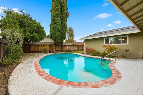 Exterior - 1416 Buttonwillow Dr, Modesto, CA 95355 photo 4 of 6
