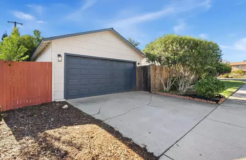 Exterior - 3540 Eastern Ave, Sacramento, CA 95821 photo 3 of 7