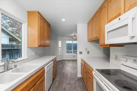 7929 Eagle Peak Way, Antelope, CA 95843 photo 12
