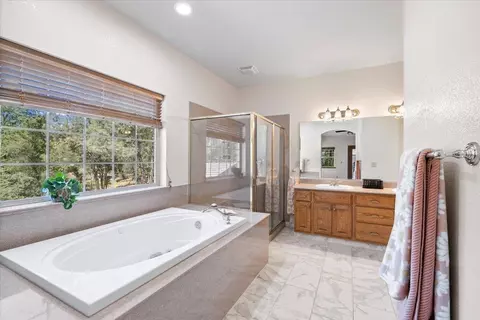 Bath - 4420 Tya Ln, Placerville, CA 95667 photo 2 of 7
