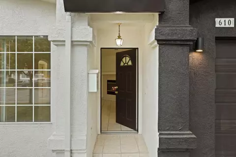 Entry Way - 610 Hudson Ln, Modesto, CA 95351 photo 1 of 3