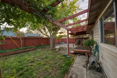 Exterior - 902 Waller, Gustine, CA 95322 photo 6 of 9
