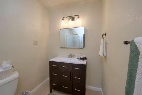 Bath - 902 Waller, Gustine, CA 95322 photo 1 of 2