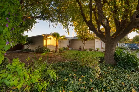 Exterior - 902 Waller, Gustine, CA 95322 photo 4 of 9