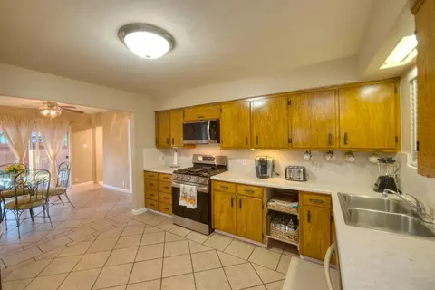 Kitchen - 902 Waller, Gustine, CA 95322 photo 2 of 2