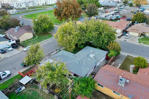 View/Area - 902 Waller, Gustine, CA 95322 photo 3 of 4