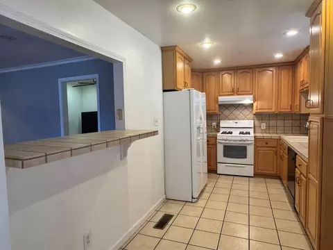 Kitchen - 2075 E Myrtle St, Stockton, CA 95205 photo 2 of 4