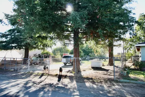 Exterior - 1522 11th Ave, Olivehurst, CA 95961 photo 4 of 7