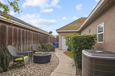 Exterior - 2441 E Tuolumne Rd, Turlock, CA 95382 photo 6 of 7