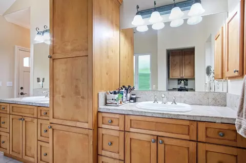 Bath - 2441 E Tuolumne Rd, Turlock, CA 95382 photo 3 of 6